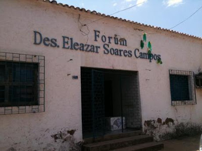 IMAGEM - Fachada do Fórum de Parnarama