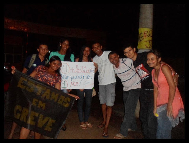 Alunos da UFMA de Bacabal protestam pedindo regularização de cursos – Acadêmicos se sentem lesados pela instituição