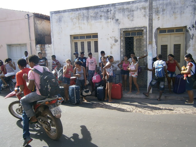 Alunos de escola quilombola ocupam URE de Codó – MA em busca de alimentação