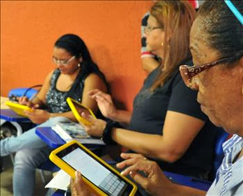 Professores do Maranhão começam a receber tablets educacionais